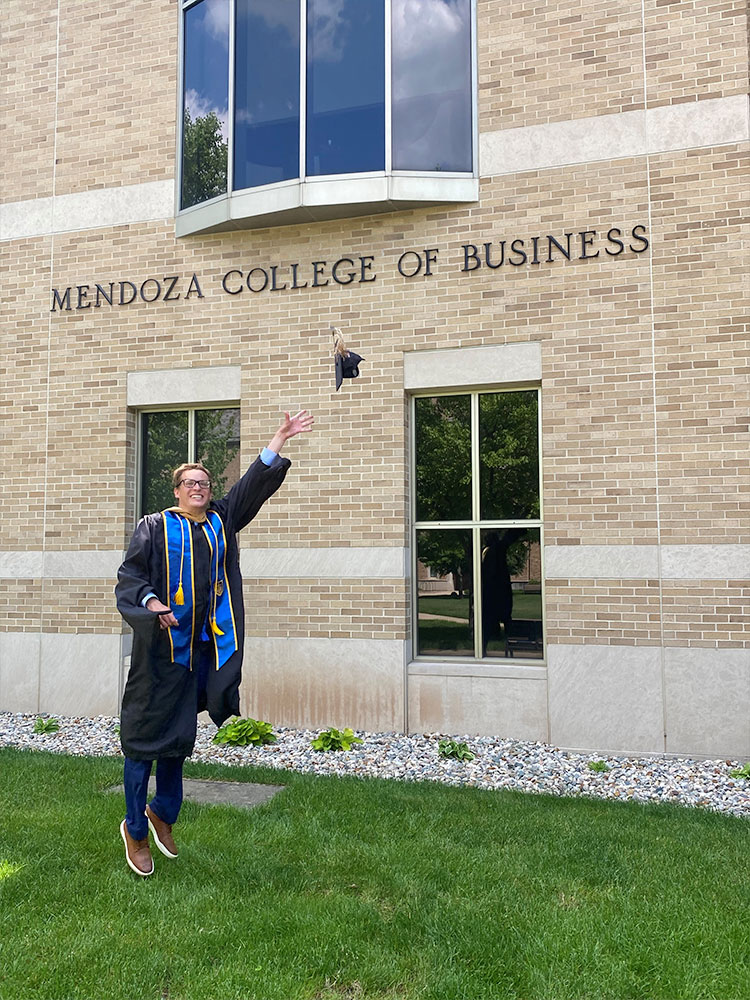 Simon 17 grad mendoza cap throw